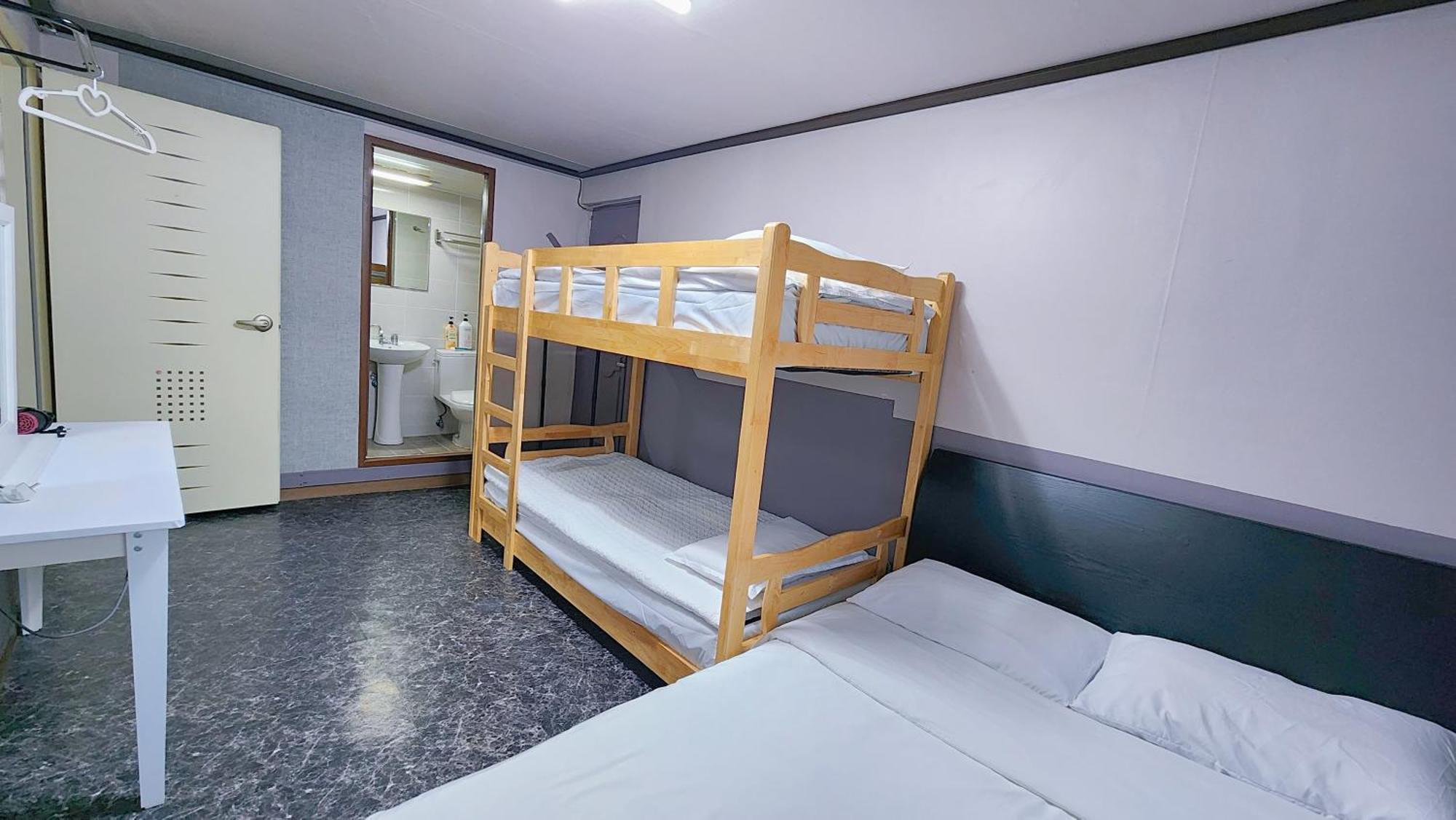 1012 House Namsan - Foreigner Only Rumah tetamu 2*